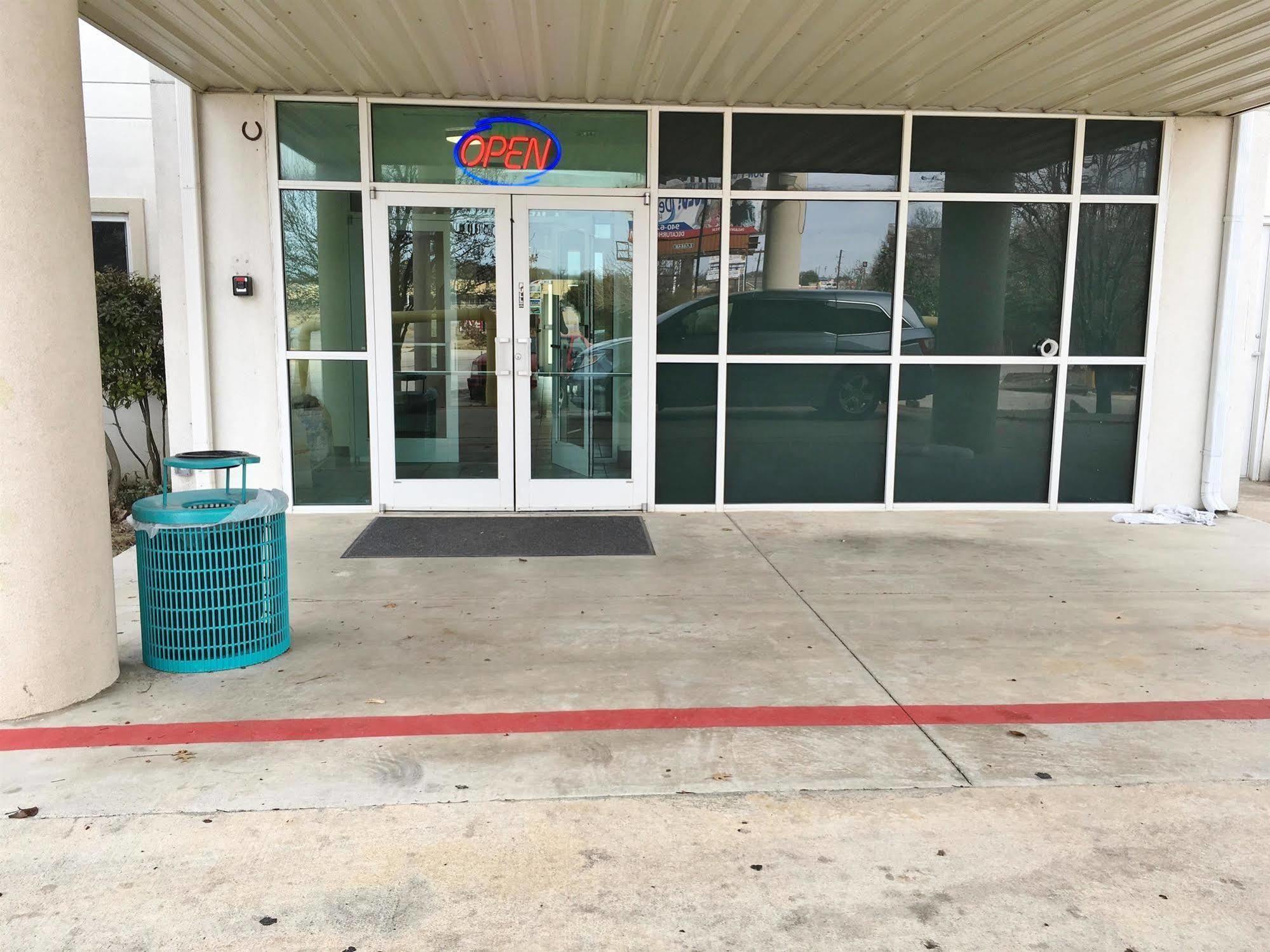 Americas Best Value Inn Decatur Exterior photo