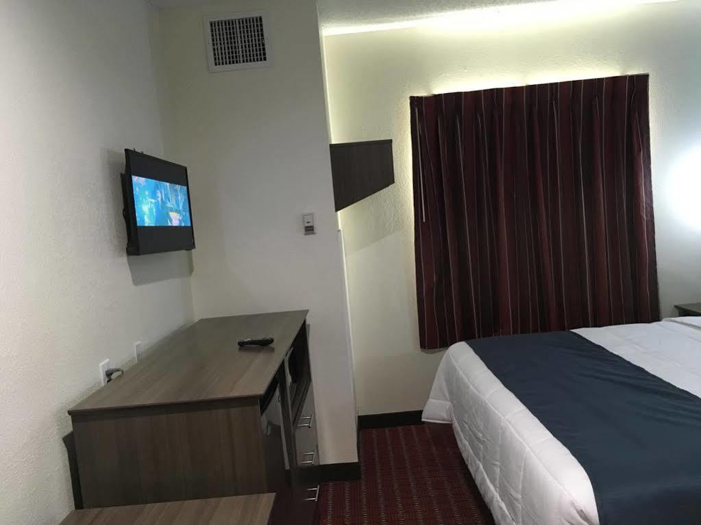 Americas Best Value Inn Decatur Exterior photo